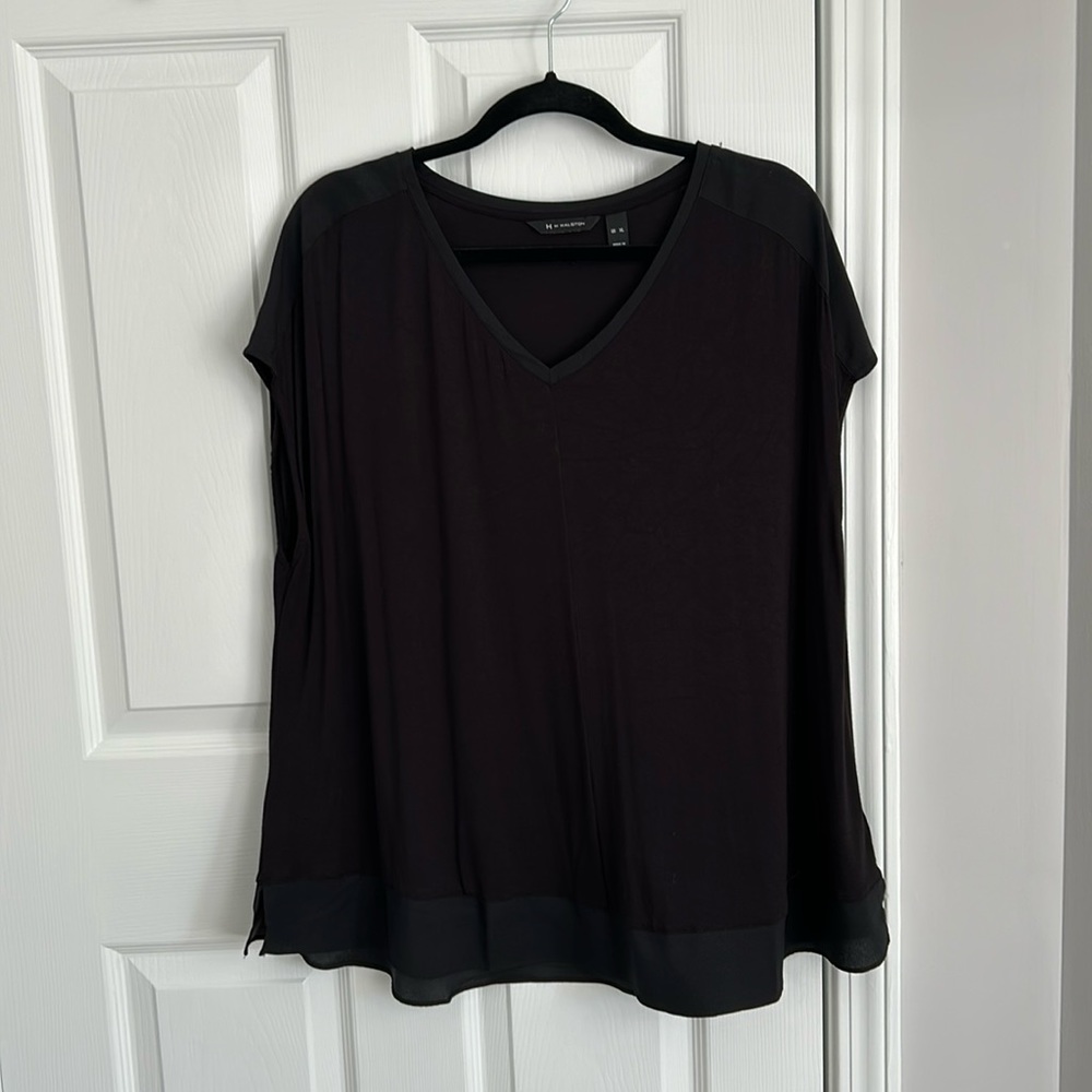 H by Halston XL S/S V-neck top.